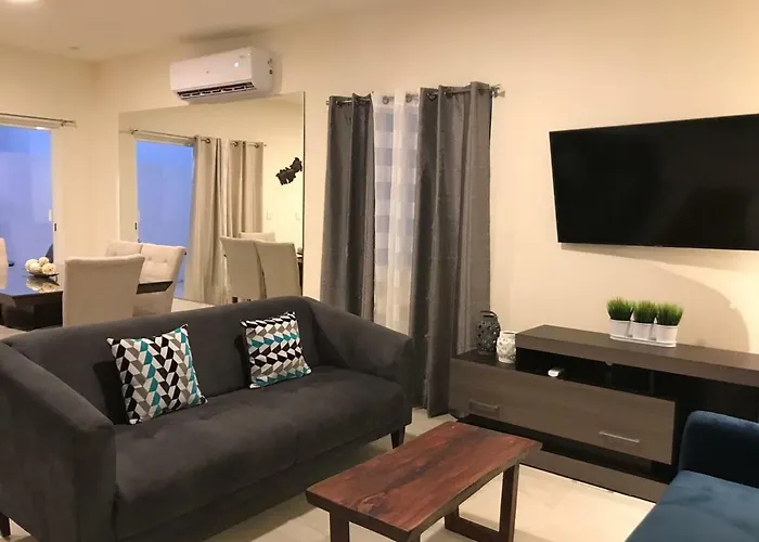 Beautiful 3 Br/3.5 Bath Home@selvanova Pousada